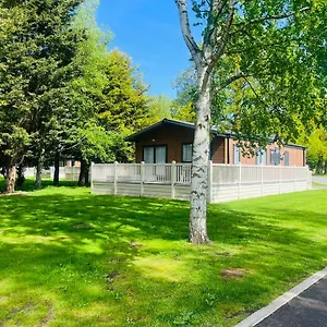  Holiday home Lotus With Hot Tub United Kingdom